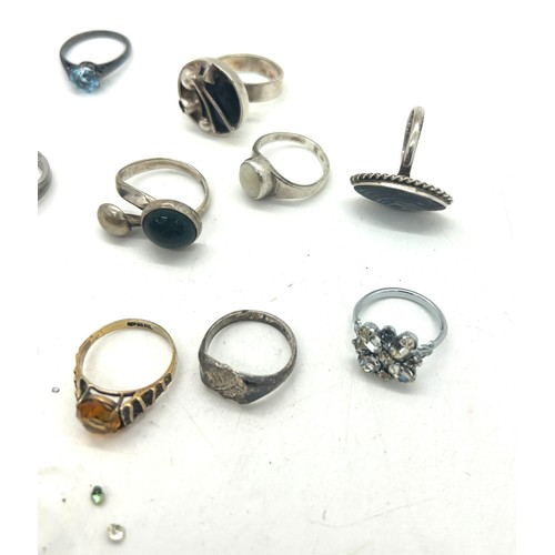 544 - Selection of vintage and later rings includes silver, 9ct on silver etc