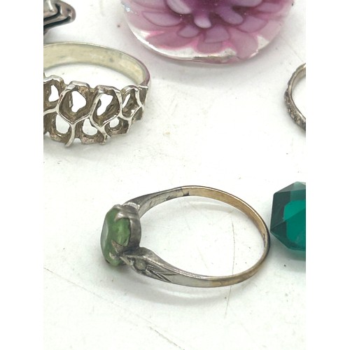 518 - Selection of assorted costume rings includes silver, gold on silver etc