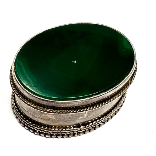 1 - Vintage silver & polished malachite set lid pill box measures approx 3.9cm by 2.9cm height 2.2cm wei... 