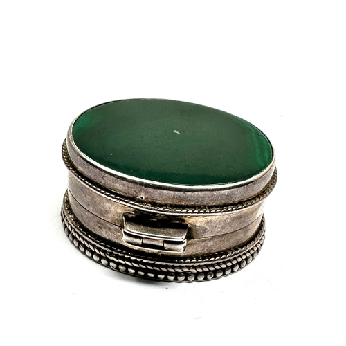 1 - Vintage silver & polished malachite set lid pill box measures approx 3.9cm by 2.9cm height 2.2cm wei... 