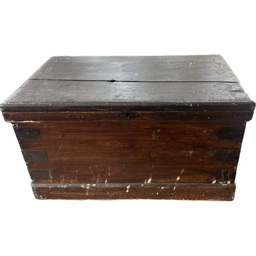 384 - Antique pine blanket box measures approx 15 inches tall, 26 wide and 15 deep