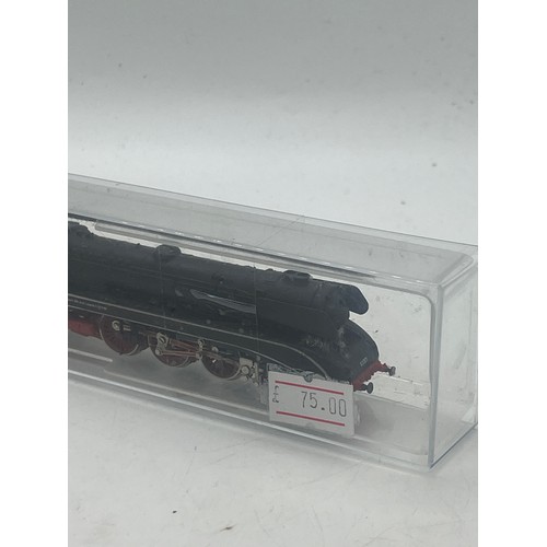 581 - Kato N Gauge 3010-3 EF81 Electric Locomotive Train