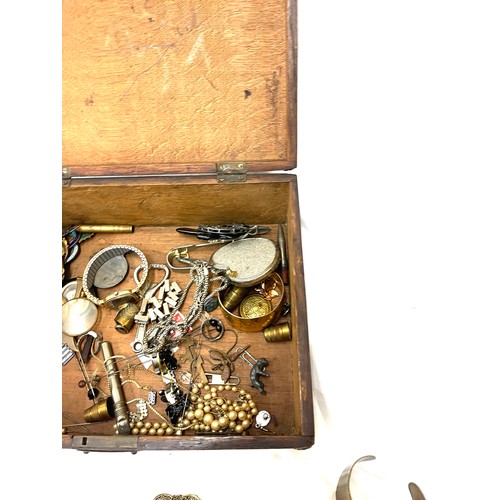 63 - Tray of vintage and later costume jewellery