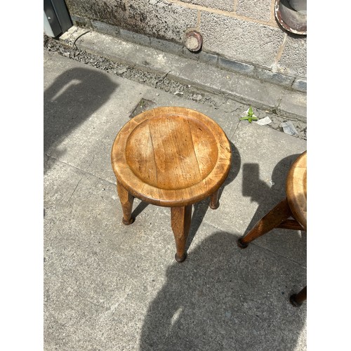 369 - Pair of pub stools overall measures approx 19 inches tall, 13 diameter