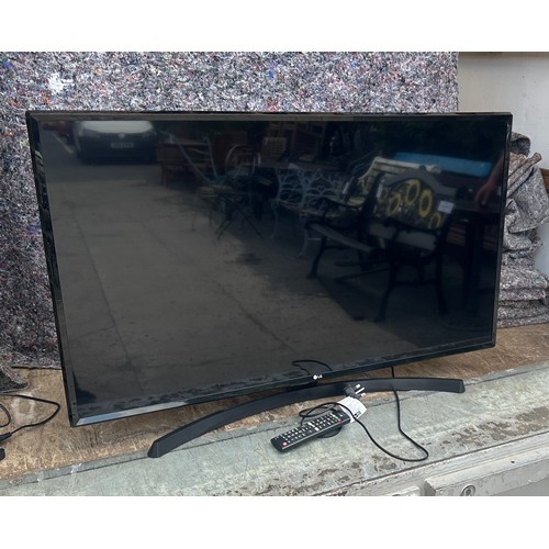 379 - LG tv in working order with remote