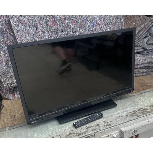 389 - Toshiba tv with built in dvd player with remote in working order