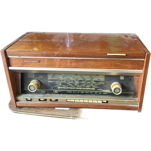 372 - Vintage radio - untested