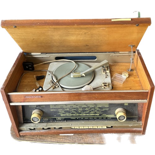 372 - Vintage radio - untested