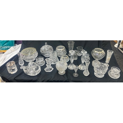 110 - Selection of glassware to include Royal Doulton, Darlington posy bowls, candlesticks etc