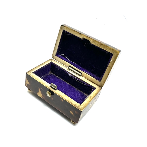 475 - Antique tortoiseshell ring box measures approx 5.2cm by 3.2cm height 3cm