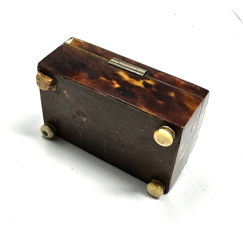 475 - Antique tortoiseshell ring box measures approx 5.2cm by 3.2cm height 3cm