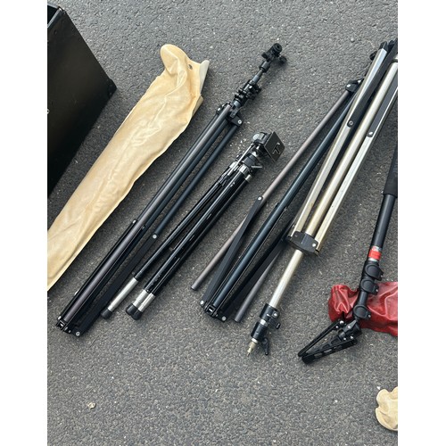 346 - Selection of photography tripods, various makers