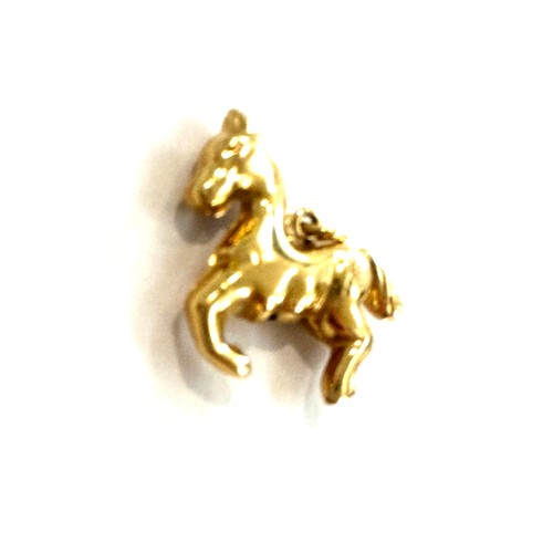 525 - 9ct gold horse pendant 2.1 grams