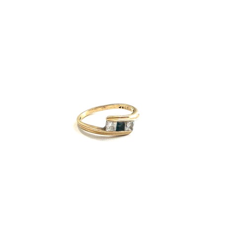 513 - 9ct gold stone set ring weight 1.3 grams