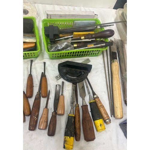 320 - Selection of chisels, woodworking hand tools