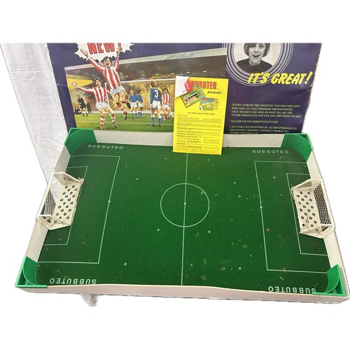 108 - Vintage boxed Subbuteo Targetman football game complete with football nets, ball, figures, no lighti... 