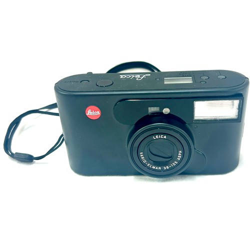 480 - A Leica C1 within plastic compact case, Serial No. 2742531, with Leica Vario-Elmar 38-105 Asph lens.... 