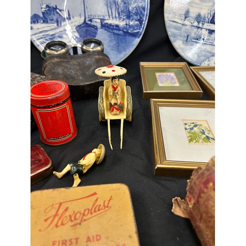 59 - Selection of collectable pieces to include Chinese metal tin, various tins, Chinese Ricksaw, binocul... 