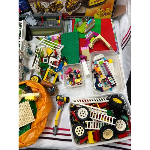 139 - Selection of items to include Christmas items, lego etc