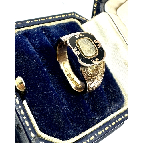 105 - Early 19th century chester hallmark 9ct gold & enamel mourning ring weight 4.8g