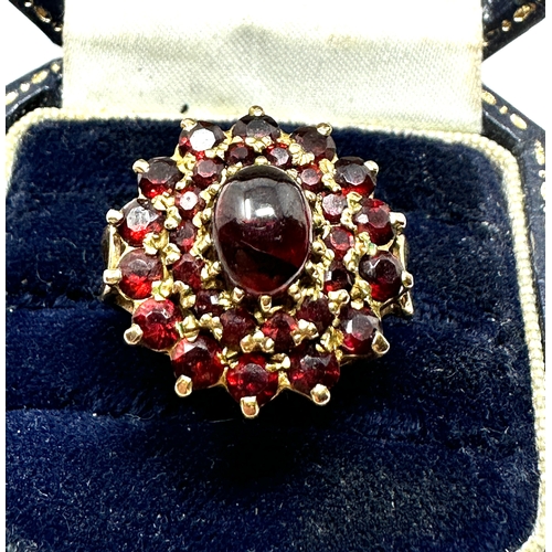 116 - 9ct gold garnet ring weight 6.3g