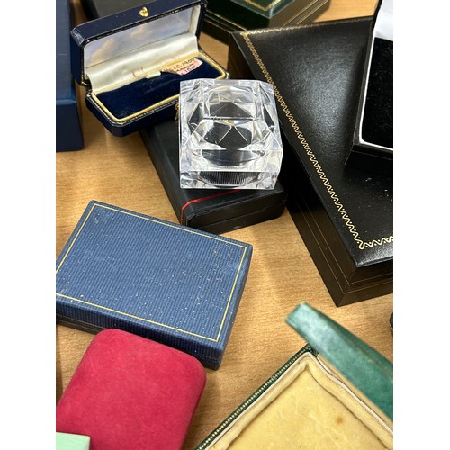 557 - Large Selection of Old & Modern Jewellery Boxes