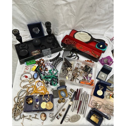 561 - Crate of Costume Jewellery, Parker Pen, Badges, Watches, Ronson Lighter, Wedgewood Brooches etc Larg... 