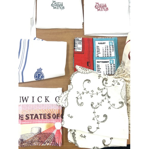 168 - Selection of white tea towels to include Buckingham palace pieces, table clothes etc