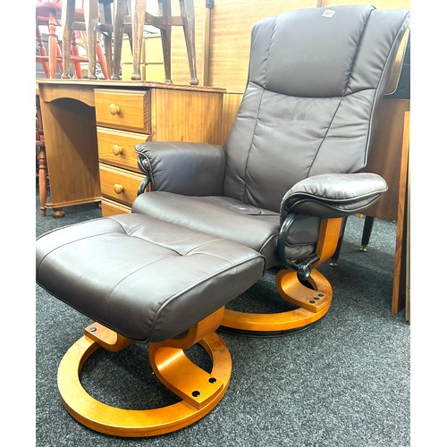 367 - Leather electric recliner arm chair and stool wear commensurate with age both in working order.