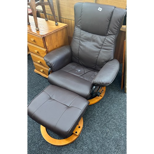 367 - Leather electric recliner arm chair and stool wear commensurate with age both in working order.