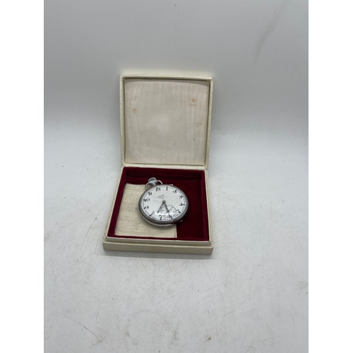 430 - Mens Vintage Envoy Pocket Watch Hand-Wind Working