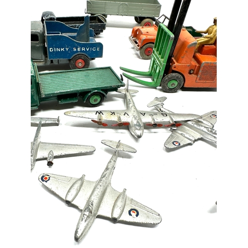 497 - Selection of vintage dinky vehicles