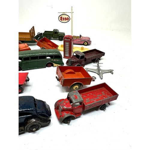 498 - Selection of vintage dinky vehicles etc