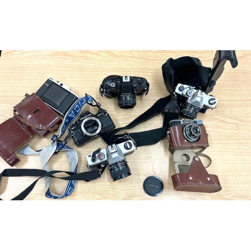 203 - Selection of Vintage cameras includes  Pratika electronic BC1, Cosina CSL, Centon df300 etc