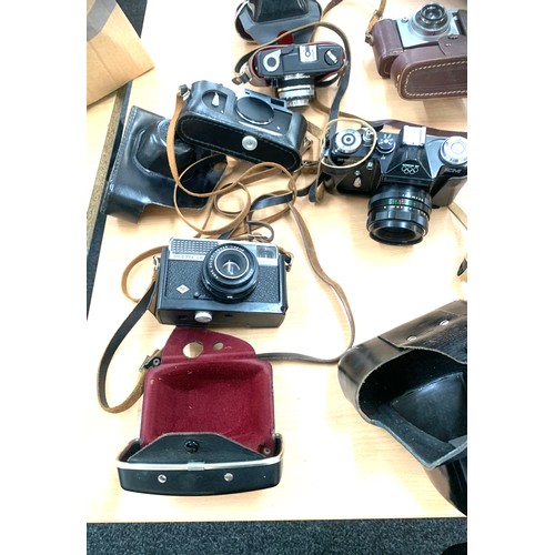 141 - Selection of 6 vintage cameras includes Ilford, Digma, Zeneth etc