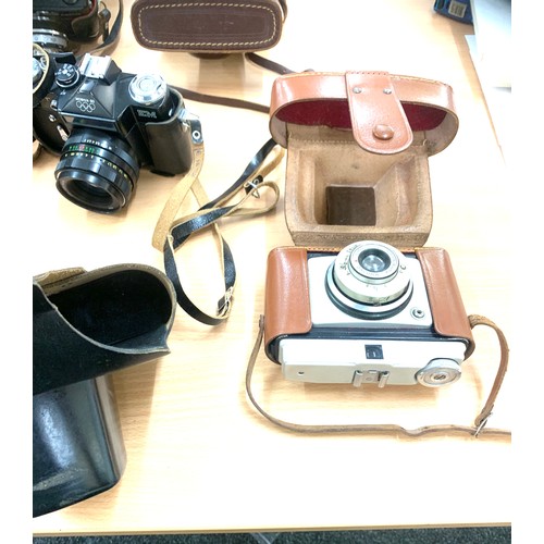 141 - Selection of 6 vintage cameras includes Ilford, Digma, Zeneth etc