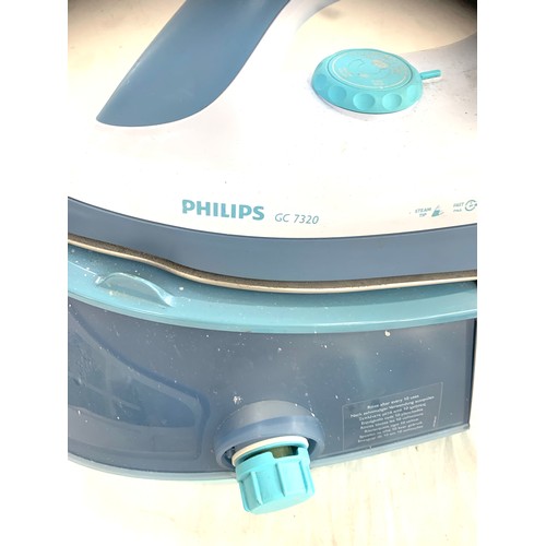 136 - Philips gc 7320 steam generator iron