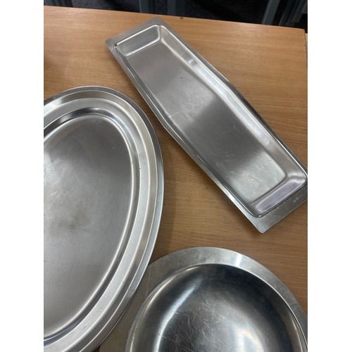 147 - Selection of metalware includes biscuit tin etc