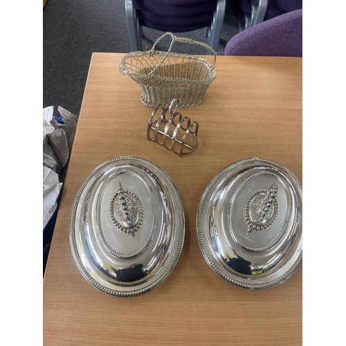 179 - Seelction of metalware includes walker and hall toast rack, Tureens etc