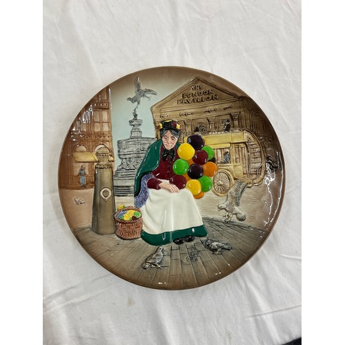 522 - Vintage Royal Doulton The Old Balloon seller collectors plate