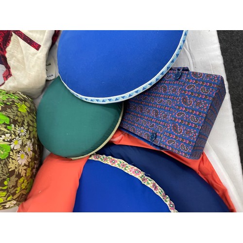 190 - Selection of assorted lace making pillows