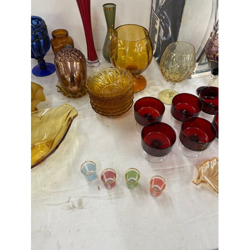 188 - Large selection of assorted glassware