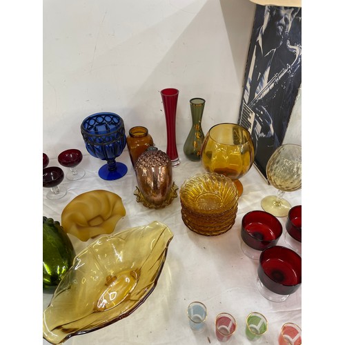 188 - Large selection of assorted glassware