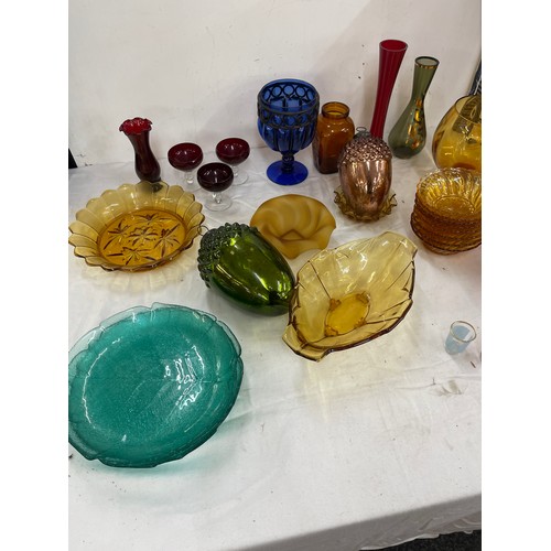 188 - Large selection of assorted glassware