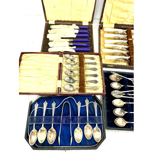 70 - Selection of 6 vintage cased cutlery / spoon sets