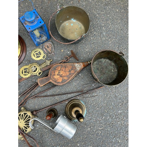 90 - Selection vintage metalware to include brass etc