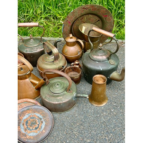 216 - Selection vintage metalware to include brass kettles etc