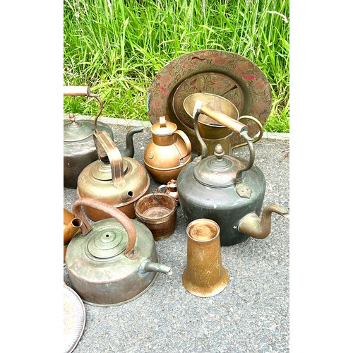 216 - Selection vintage metalware to include brass kettles etc