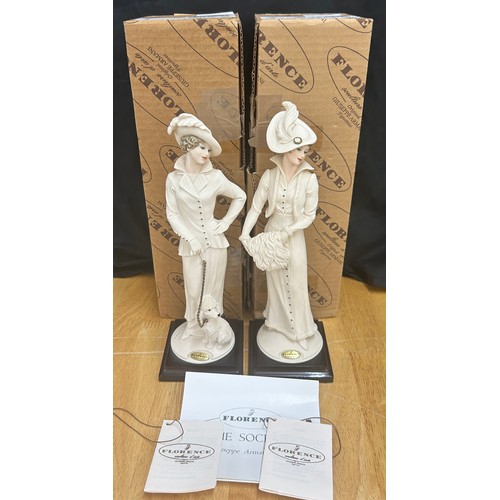 528 - Boxed Giuseppe Armani Florence  Damina with Manicotto Coquette 1306F, 1307F Ombrellino Brise figurin... 