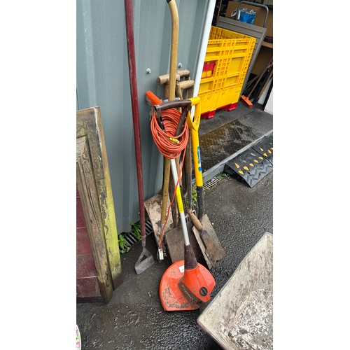 100R - Selection of tools includes Flymo strimmer, wheel barrow etc